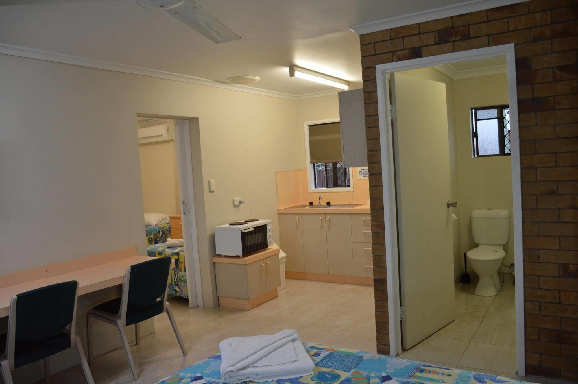 Rover Holiday Units Mackay Exterior photo