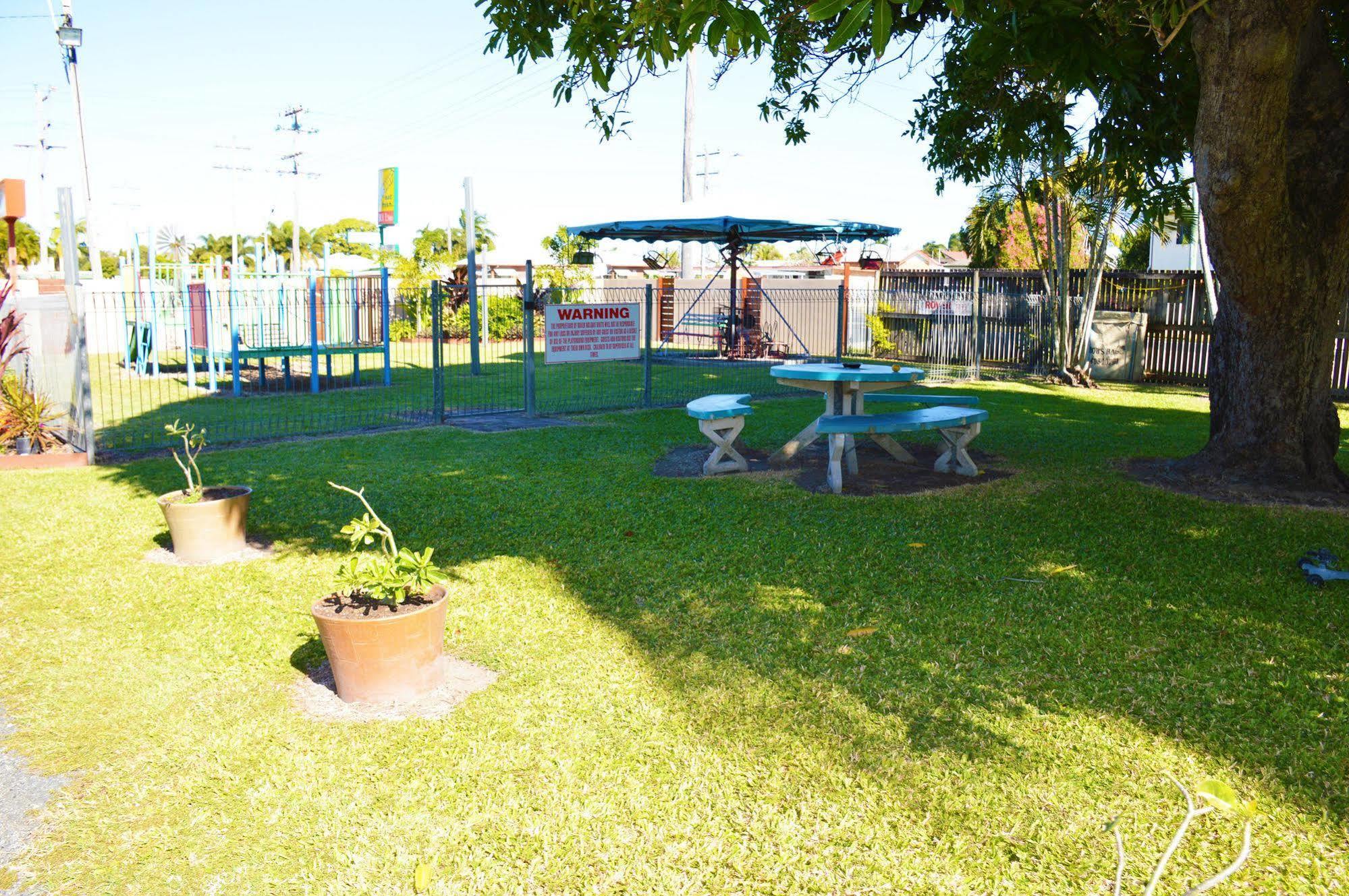 Rover Holiday Units Mackay Exterior photo