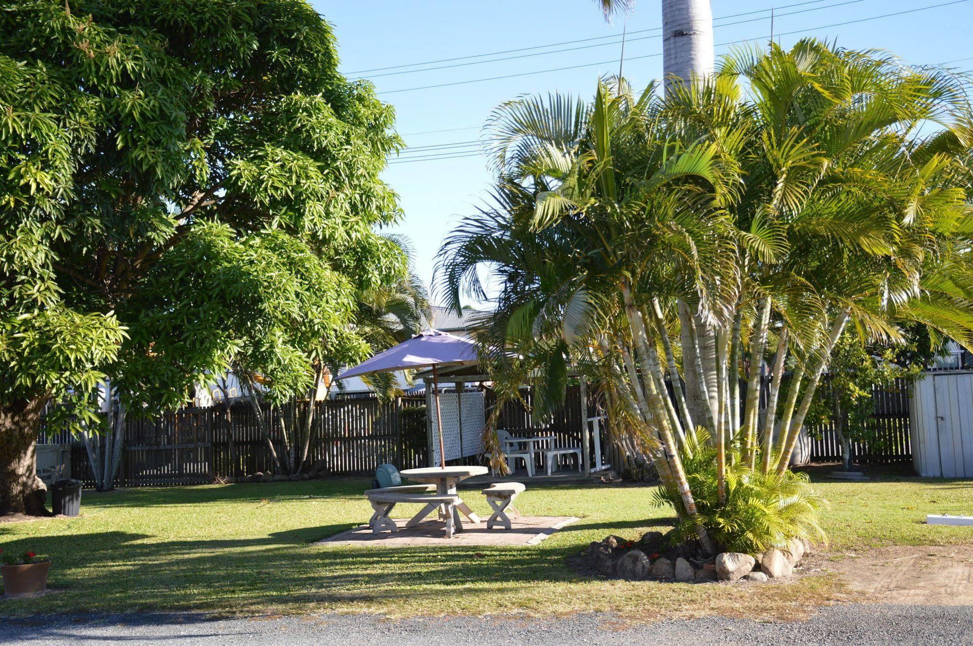 Rover Holiday Units Mackay Exterior photo